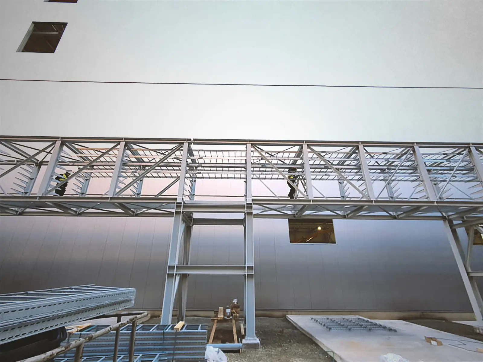 Montage von Industrieanlagen in Berlin durch IMS Sokolischin GmbH